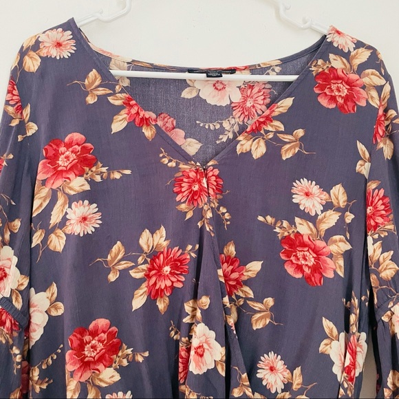 AMERICAN EAGLE Romantic Floral Long Sleeve V-Neck Blouse Top Size Medium - Picture 3 of 15